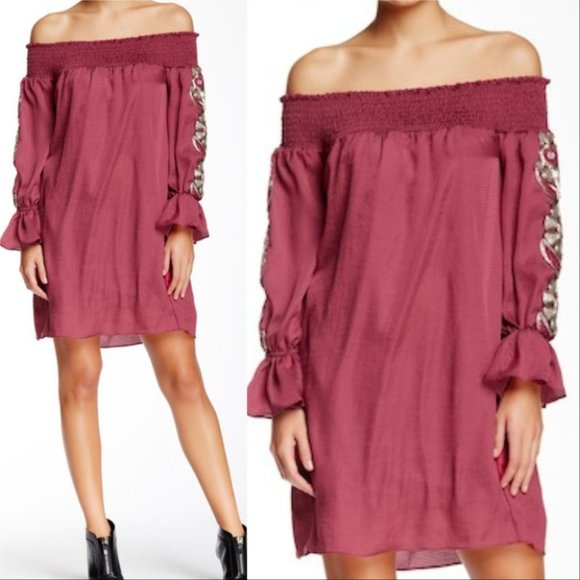 Off shoulder DRESS